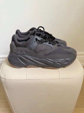 Women’s Black Suede Mesh Chunky Sneakers Gum Sole US 7 EU 38